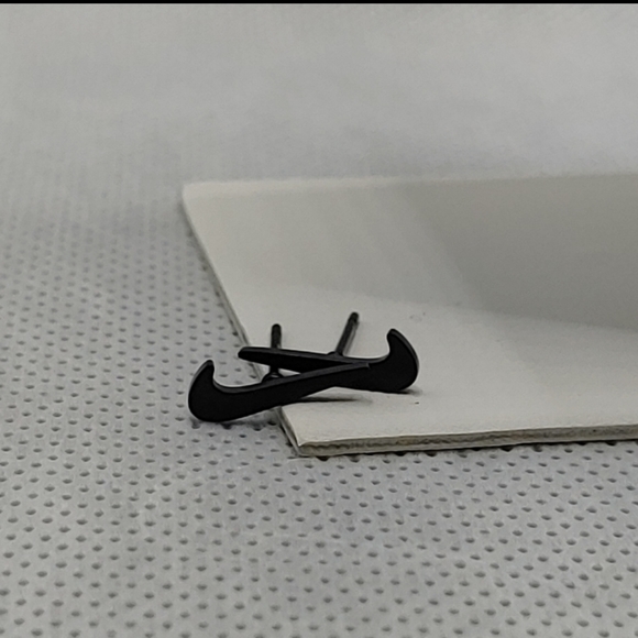 Nike swoosh earrings - Picture 1 of 4